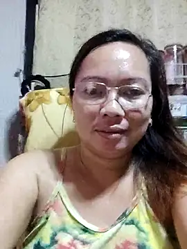 Snapshot of asianwet4u chatting on 03.02.25 asianwet4u online show from 03.02.25