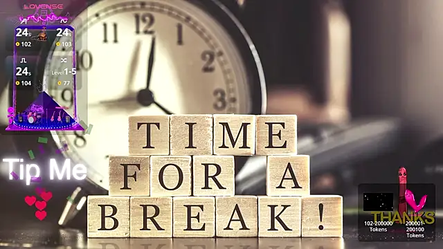 Snapshot of HelenSpellman chatting on 02.05.26 HelenSpellman online show from 02.05.26