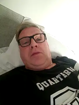 Snapshot of RobertStripX chatting on 12.15.24 RobertStripX online show from 12.15.24