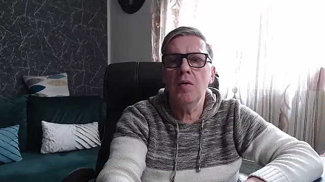 Snapshot of RobertStripX chatting on 03.02.26 RobertStripX online show from 03.02.26