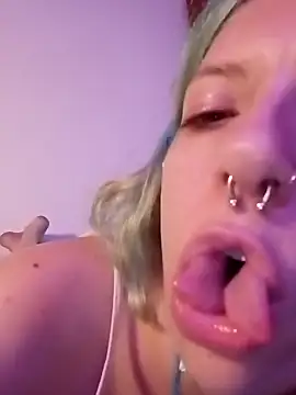 Snapshot of Rabit_Snake chatting on 01.28.25 Rabit Snake online show from 01.28.25