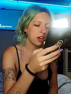 Snapshot of Rabit_Snake chatting on 01.31.25 Rabit Snake online show from 01.31.25