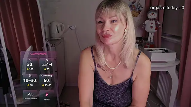 JuliaVilnet online show from 12.16.24