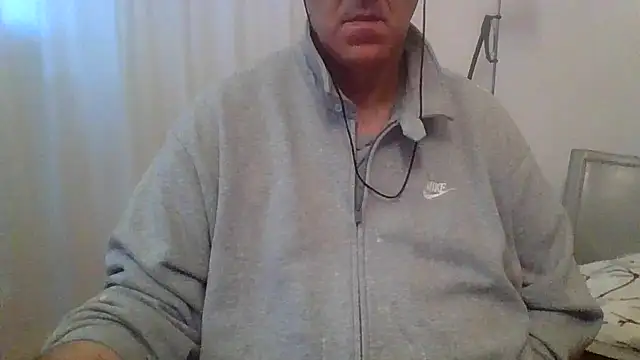 Snapshot of ANONIMO7735 chatting on 04.18.26 ANONIMO7735 online show from 04.18.26