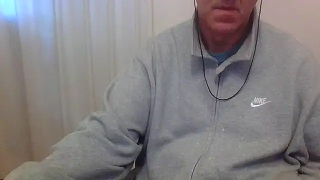 Snapshot of ANONIMO7735 chatting on 04.19.26 ANONIMO7735 online show from 04.19.26