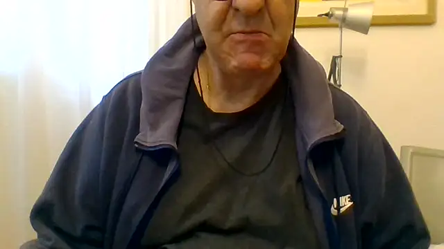 Snapshot of ANONIMO7735 chatting on 05.04.26 ANONIMO7735 online show from 05.04.26