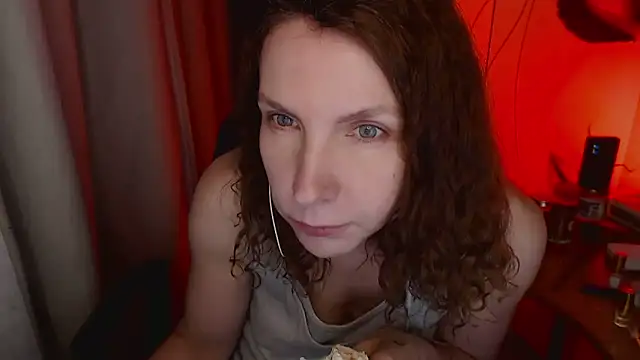 Snapshot of JohansonKatie chatting on 01.19.25 JohansonKatie online show from 01.19.25