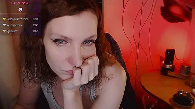 Snapshot of JohansonKatie chatting on 02.01.25 JohansonKatie online show from 02.01.25