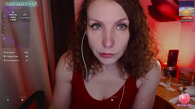 Snapshot of JohansonKatie chatting on 03.07.25 JohansonKatie online show from 03.07.25