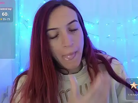 Snapshot of ninaa_fox chatting on 04.17.26 ninaa fox online show from 04.17.26