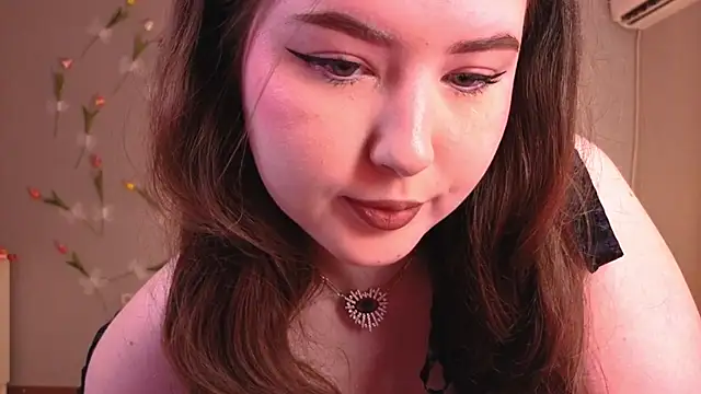 Snapshot of NicoleFoxery chatting on 06.25.26 NicoleFoxery online show from 06.25.26