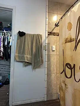 Snapshot of Prettyboiflaco chatting on 12.16.24 Prettyboiflaco online show from 12.16.24