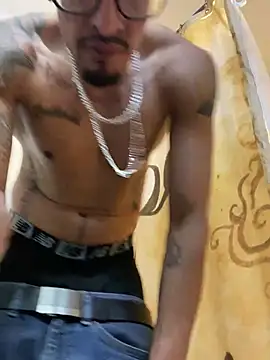 Snapshot of Prettyboiflaco chatting on 03.01.25 Prettyboiflaco online show from 03.01.25