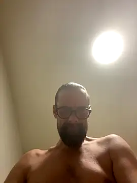 Snapshot of Platinum211 chatting on 12.22.25 Platinum211 online show from 12.22.25