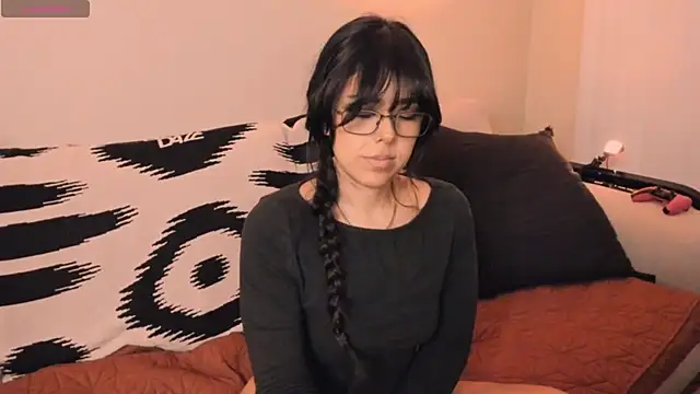 Snapshot of Evie-Luna chatting on 01.08.25 Evie-Luna online show from 01.08.25