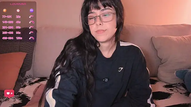 Snapshot of Evie-Luna chatting on 07.11.26 Evie-Luna online show from 07.11.26