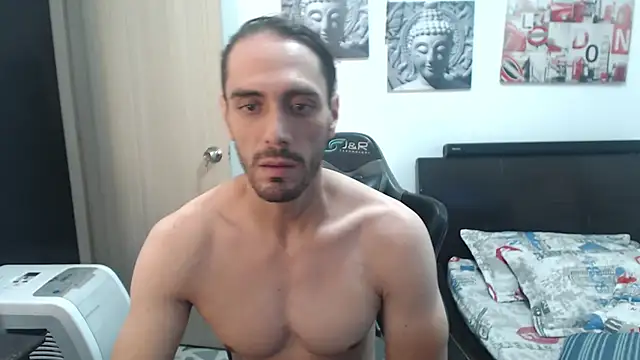 Snapshot of samuelgarcia_ chatting on 01.03.25 samuelgarcia online show from 01.03.25
