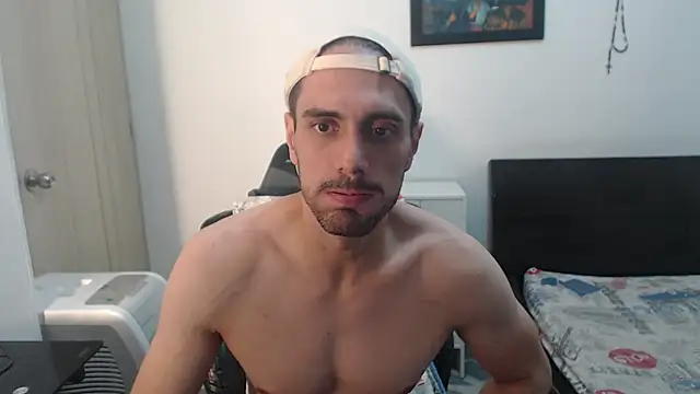 Snapshot of samuelgarcia_ chatting on 03.17.25 samuelgarcia online show from 03.17.25