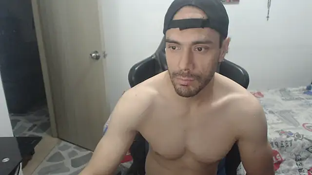 Snapshot of samuelgarcia_ chatting on 06.25.26 samuelgarcia online show from 06.25.26