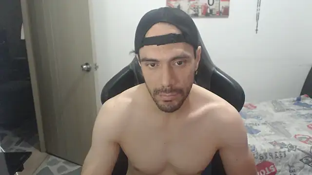 Snapshot of samuelgarcia_ chatting on 07.15.26 samuelgarcia online show from 07.15.26