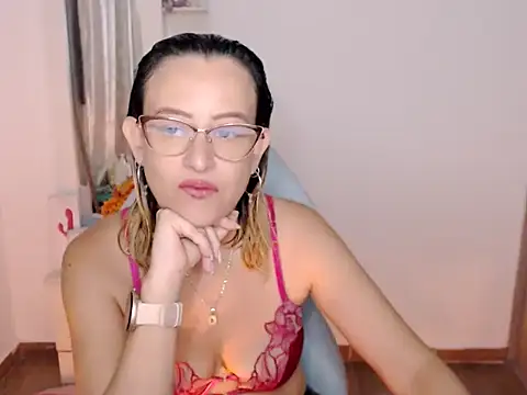 Snapshot of BOREAL_MOON chatting on 05.07.26 BOREAL MOON online show from 05.07.26