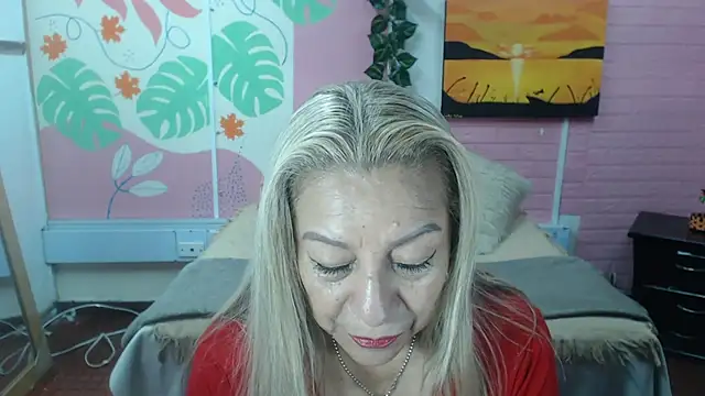 Snapshot of ZAMANTHA chatting on 04.18.26 ZAMANTHA online show from 04.18.26