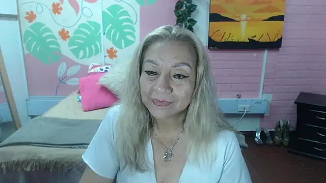 Snapshot of ZAMANTHA chatting on 04.23.26 ZAMANTHA online show from 04.23.26