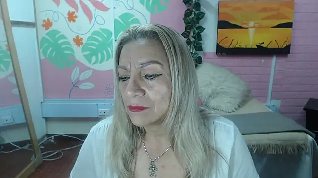 Snapshot of ZAMANTHA chatting on 04.29.26 ZAMANTHA online show from 04.29.26