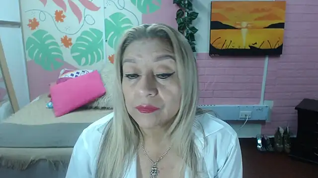 Snapshot of ZAMANTHA chatting on 05.02.26 ZAMANTHA online show from 05.02.26