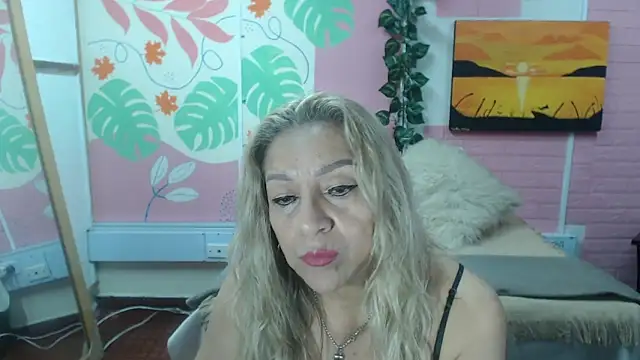 Snapshot of ZAMANTHA chatting on 05.04.26 ZAMANTHA online show from 05.04.26