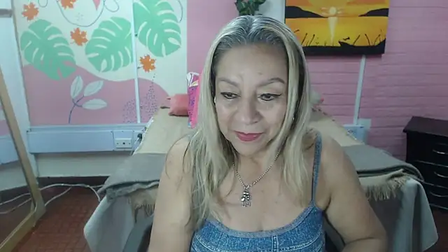 Snapshot of ZAMANTHA chatting on 06.24.26 ZAMANTHA online show from 06.24.26