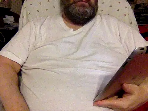 Snapshot of Drwhocares chatting on 12.04.24 Drwhocares online show from 12.04.24