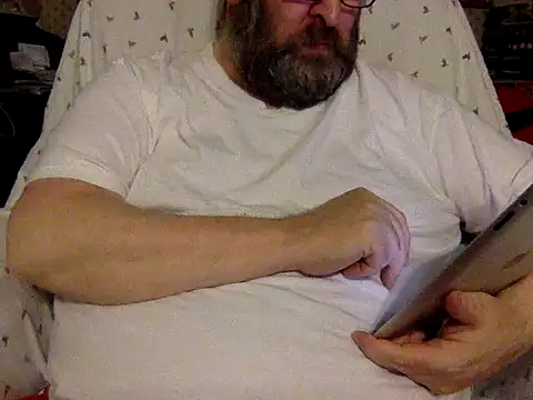 Snapshot of Drwhocares chatting on 12.04.24 Drwhocares online show from 12.04.24