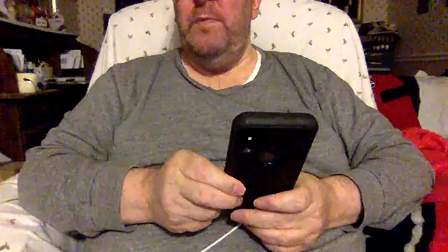 Snapshot of Drwhocares chatting on 01.23.25 Drwhocares online show from 01.23.25