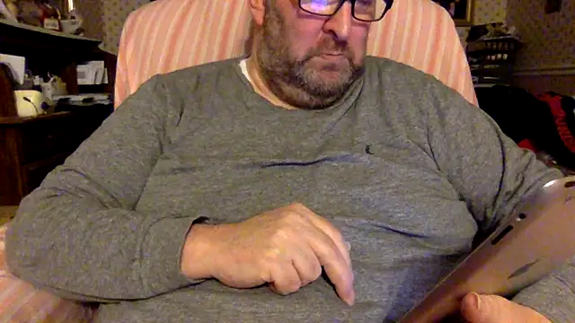 Snapshot of Drwhocares chatting on 02.06.25 Drwhocares online show from 02.06.25