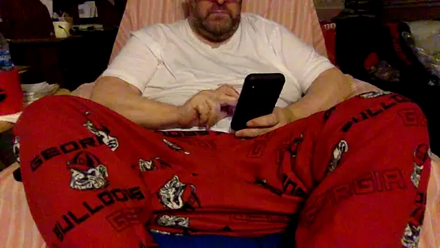 Snapshot of Drwhocares chatting on 02.08.25 Drwhocares online show from 02.08.25