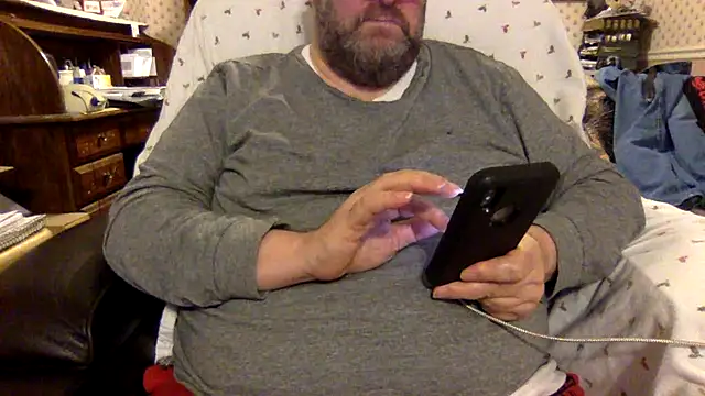 Snapshot of Drwhocares chatting on 02.19.25 Drwhocares online show from 02.19.25