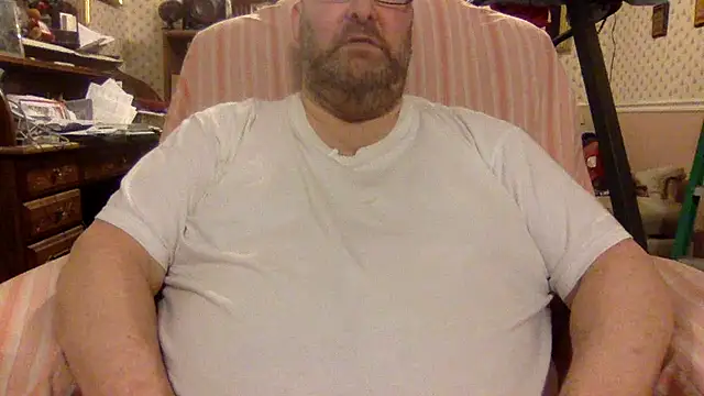 Snapshot of Drwhocares chatting on 04.15.26 Drwhocares online show from 04.15.26