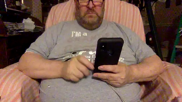 Snapshot of Drwhocares chatting on 04.16.26 Drwhocares online show from 04.16.26