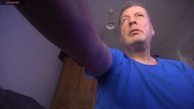 Snapshot of iliebetights chatting on 11.21.25 iliebetights online show from 11.21.25