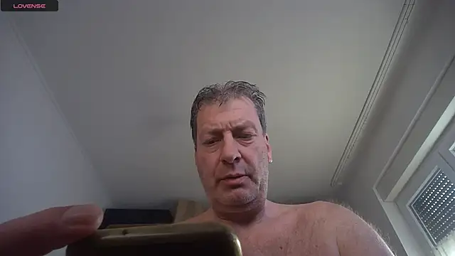 Snapshot of iliebetights chatting on 12.17.25 iliebetights online show from 12.17.25