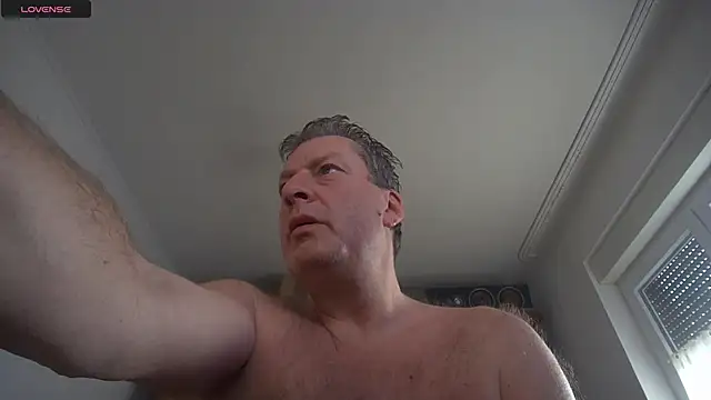 Snapshot of iliebetights chatting on 12.22.25 iliebetights online show from 12.22.25