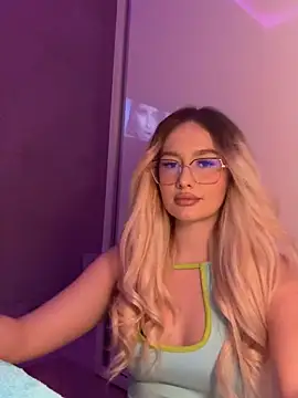 Snapshot of mollyxxx chatting on 01.06.26 mollyxxx online show from 01.06.26