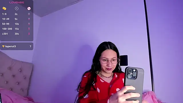 Snapshot of Anyi_1 chatting on 01.05.25 Anyi 1 online show from 01.05.25