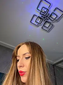 Snapshot of RockQueen_A chatting on 05.19.26 RockQueen A online show from 05.19.26