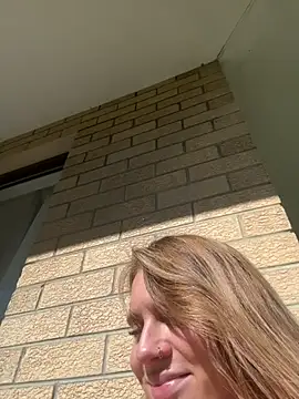 Snapshot of jessieamy chatting on 05.19.26 jessieamy online show from 05.19.26