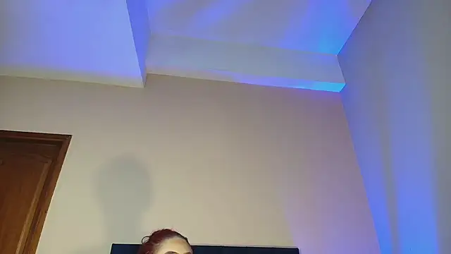 Snapshot of JupiteFox chatting on 06.19.26 JupiteFox online show from 06.19.26