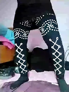 Snapshot of loveyou246 chatting on 01.10.25 loveyou246 online show from 01.10.25