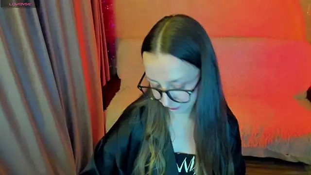 CurlySteph online show from 10.15.25