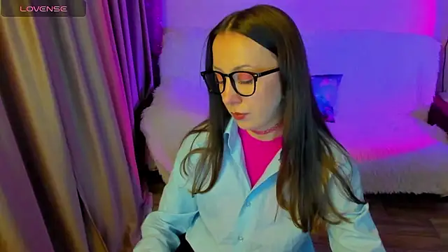 CurlySteph online show from 01.07.26